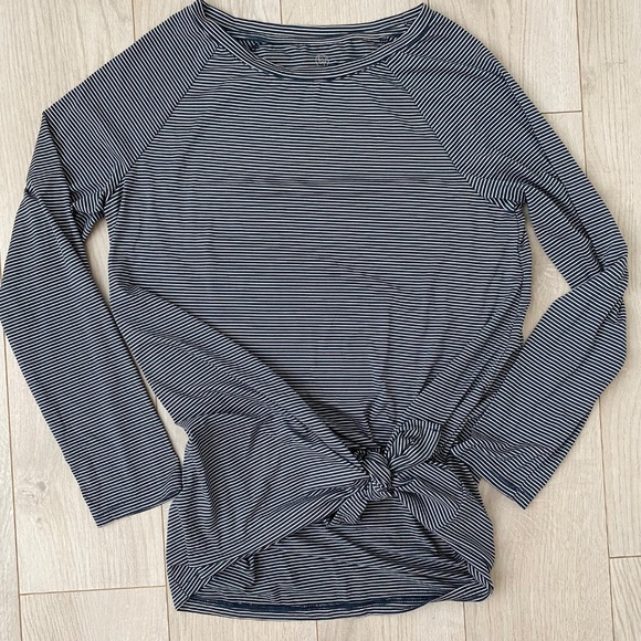 Navy & White Striped Long Sleeve Tunic Tie Front Athleisure Performance Top - Picture 2 of 15